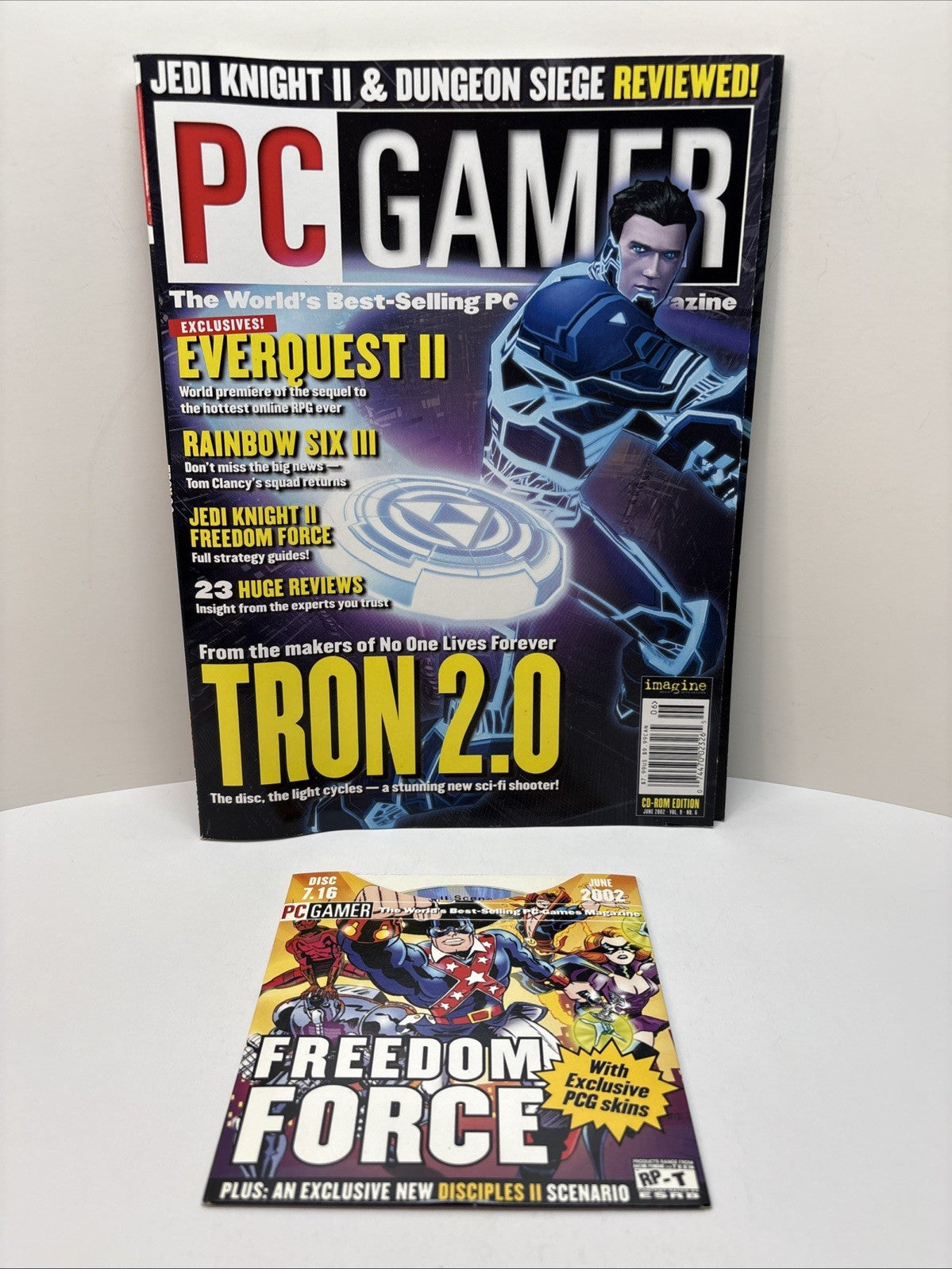PC Gamer Magazine Vol 9 No 6 (#98) June 2002 Tron 2.0 With Demo Disc