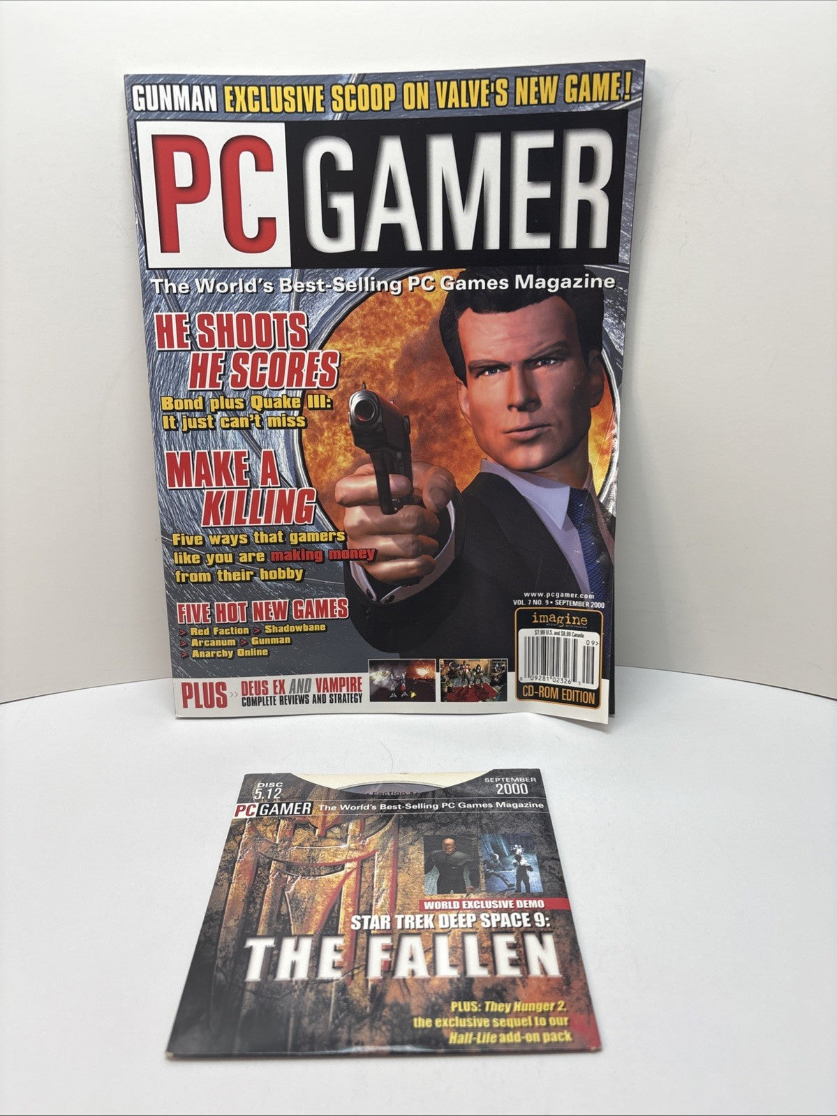 PC GAMER Magazine Vol.7 No.9 Sep 2000 - Bond Plus Quake III With Demo Disc