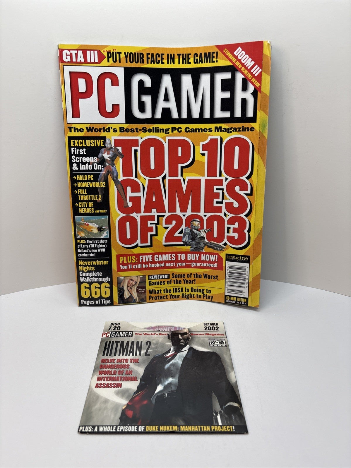 PC Gamer Magazine October 2002 Top 10 Games Vol 9 No 10 (#102) w/ Demo Disc