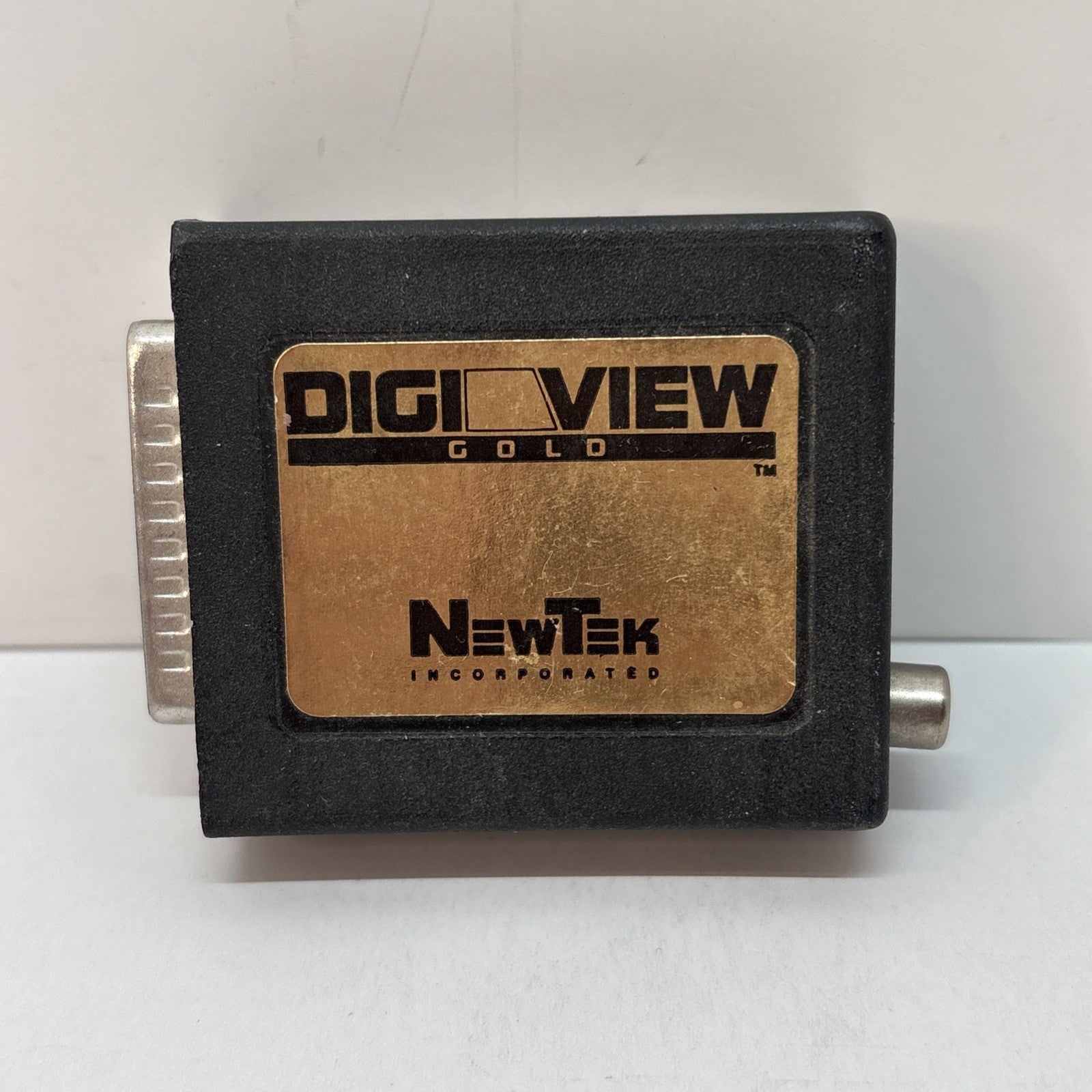 COMMODORE AMIGA -- DIGI VIEW GOLD NewTek Color Digitizer