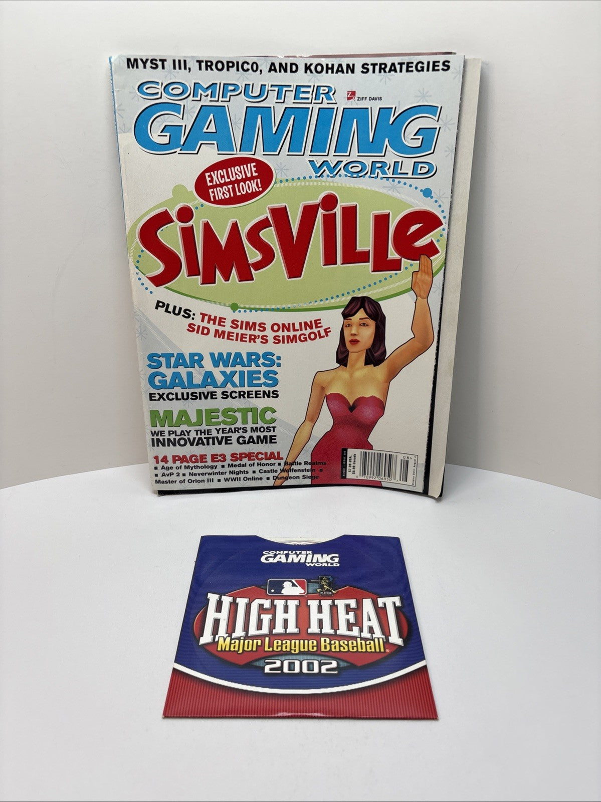 Computer Gaming World Magazine #205 August 2001 - Simsville - With Demo CD