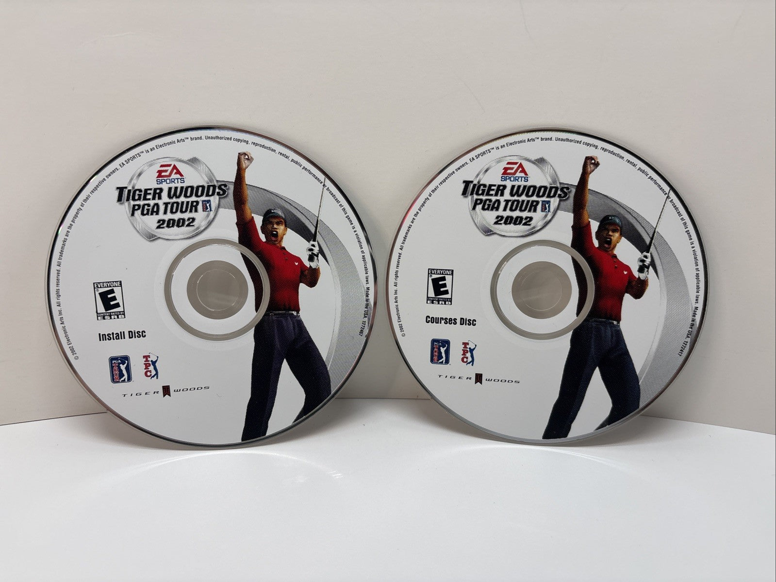 Tiger Woods PGA Tour 2002 EA Sports PC Computer Video Game - Discs Only (2)