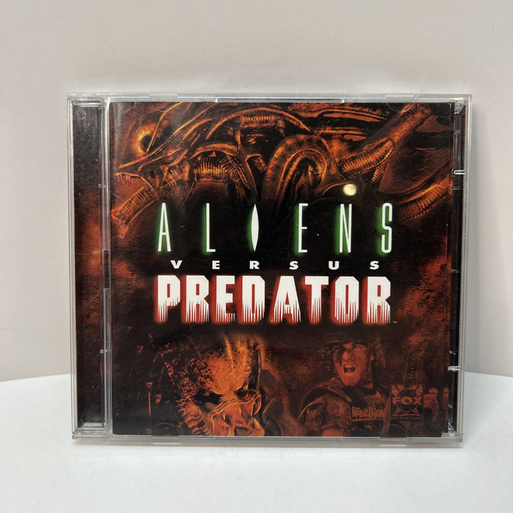 Aliens Versus Predator - PC Game, 2010 - Discs (2) In Jewel Case - French